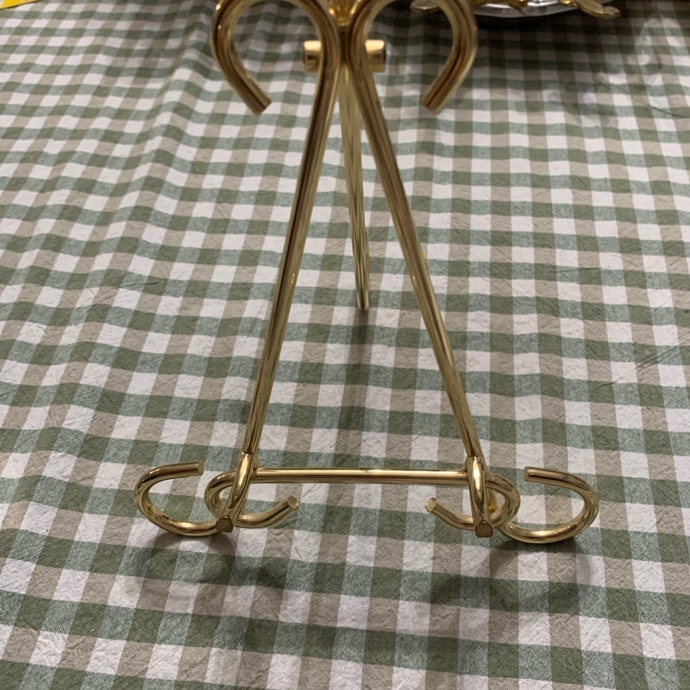 Vintage Elegant Gold Color Stand